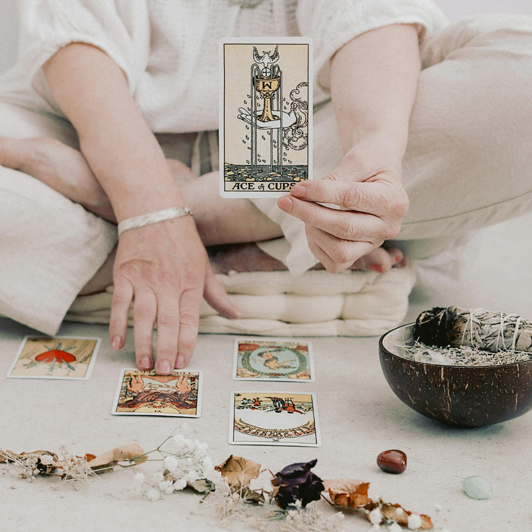 Tarot card training program | Vishwas Healing & Health Care